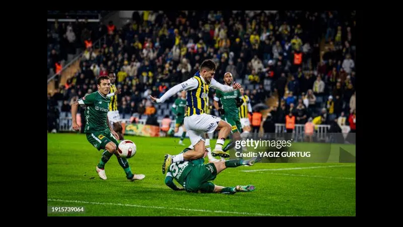 Trận đấu giữa Fenerbahce và Konyaspor - "Fenerbahce" vs "Konyaspor"